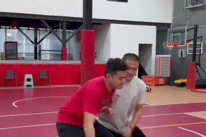 野球场碰到这种防守，果断试试这招！
